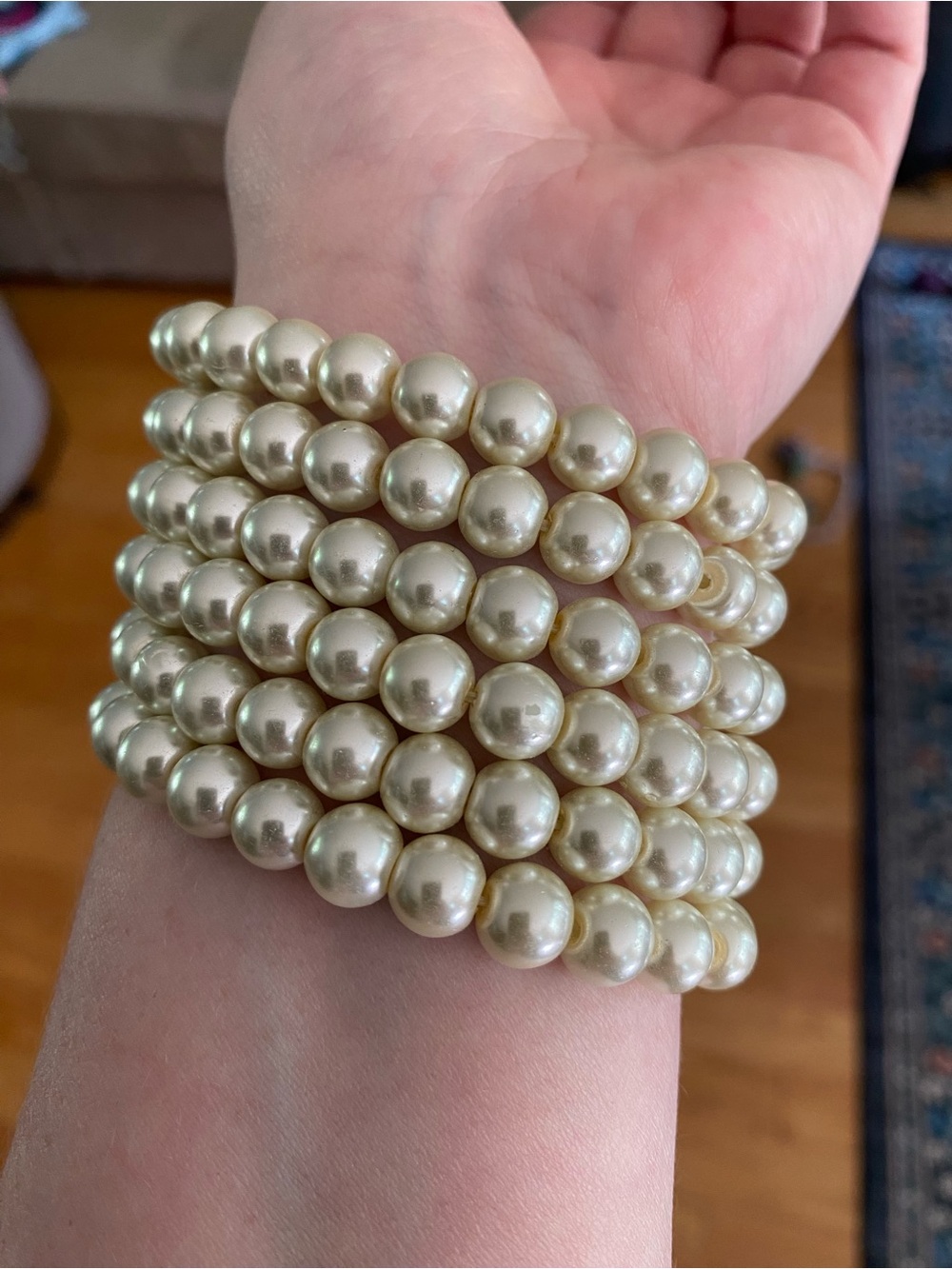 Elegant Pearl and Crystal Stretch Bracelet - Ivory Pearls with Rhinestone Accent - Picture 4 of 5
